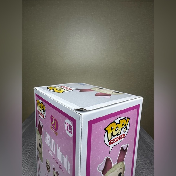 Funko Pop! Vinyl: Legally Blonde - Elle Woods Bunny Costume #1225 - Picture 8 of 8